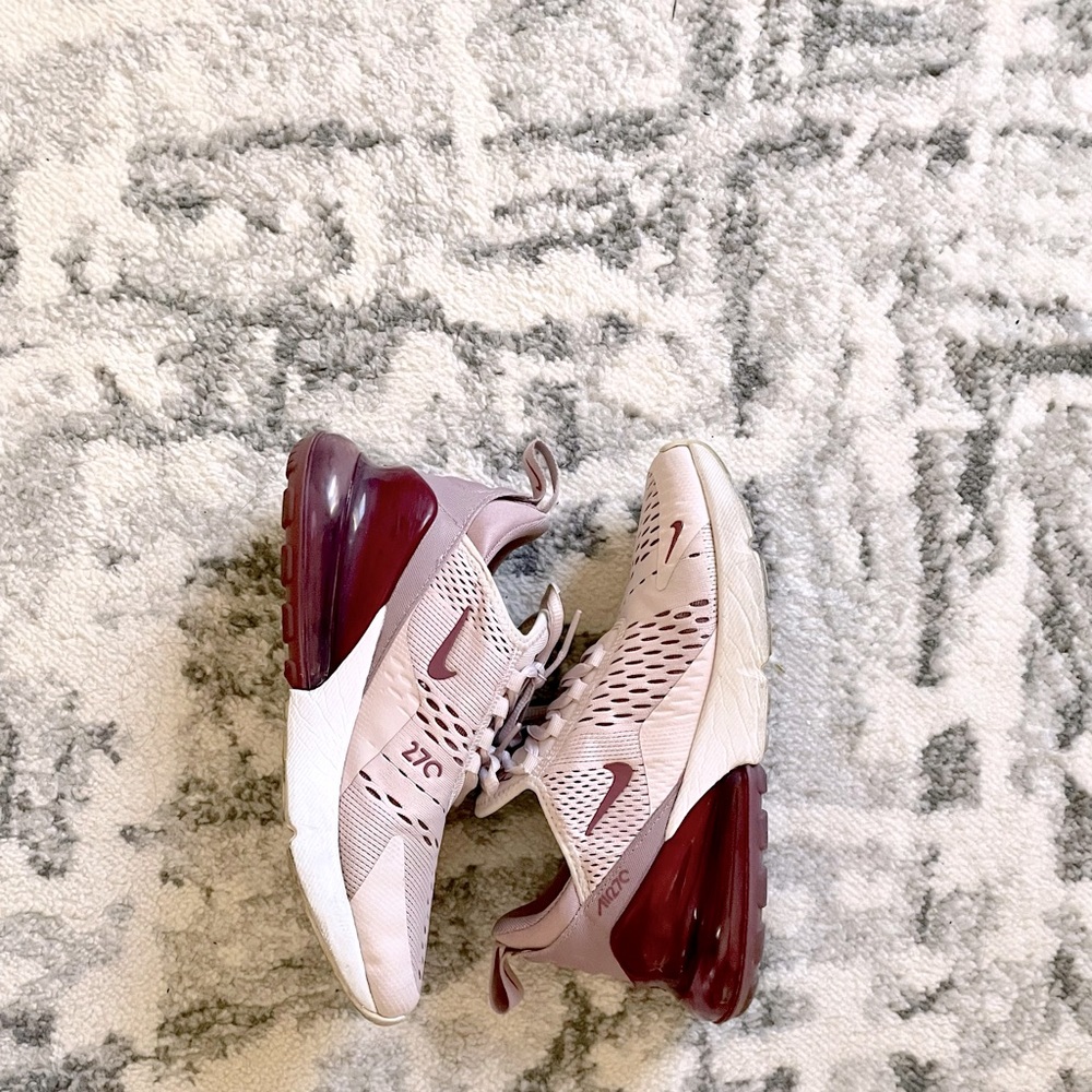 EUC-Nike 270-Barely Rose